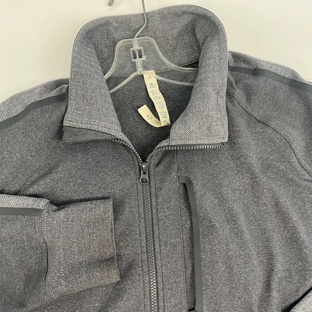 Lululemon Athletica Kung Fu II Jacket Mens XL Gray Full Zip Stand Collar